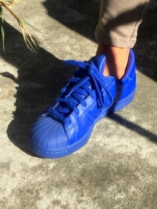 adidas pharrell williams bleu electrique