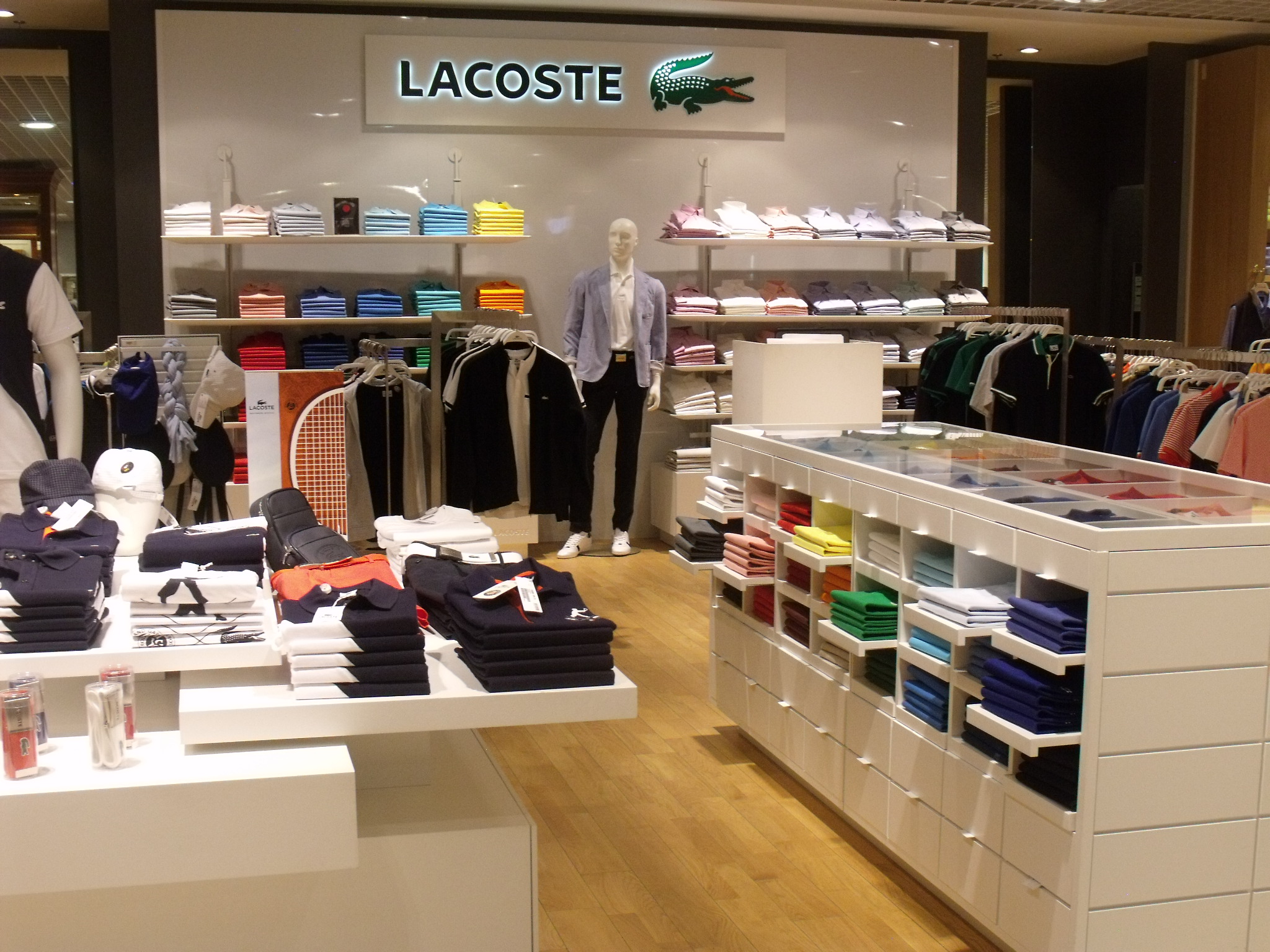 magasin lacoste lyon