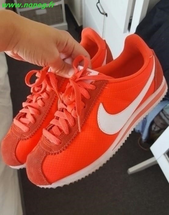 nike cortez fluo